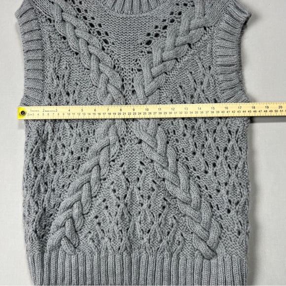 Zara Gray Crew Neck Sweater with Intricate Knit Design Size M - Picture 7 of 7